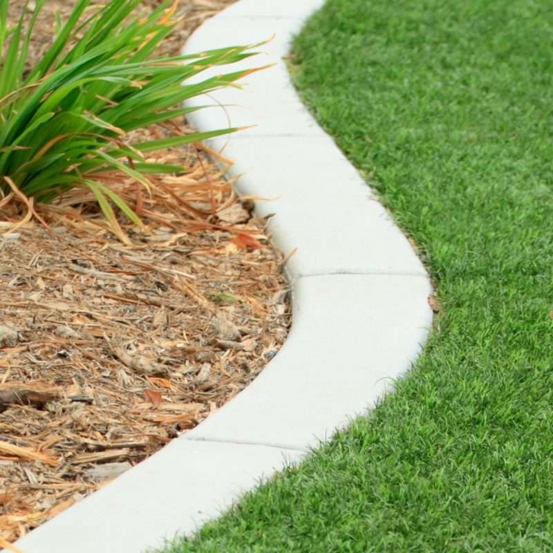 6 Amazing Edging Stone Options for Your Landscaping Adding Style and Definition