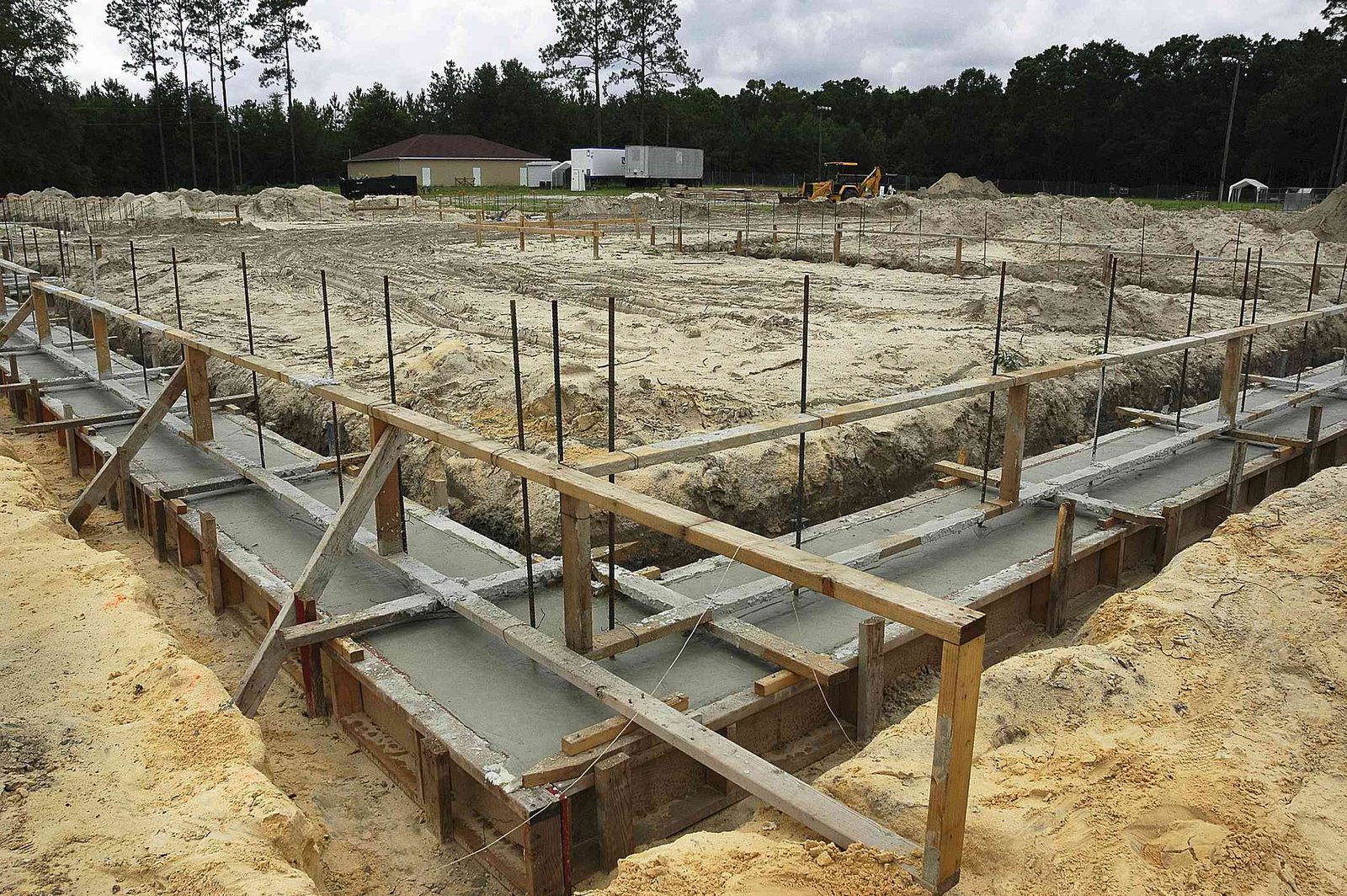 Footing-foundation-GettyImages-600579701-58a47c9b5f9b58819c9c9ff6